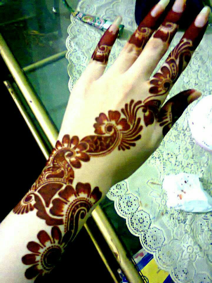 Awesome Hand Floral Style Mehndi Designs - Fashion Beauty 