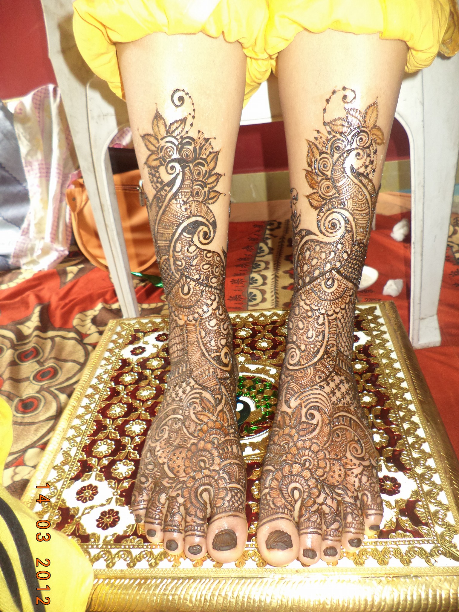 Beautiful Arabic Bridal Mehndi Designs for Legs - Fashion 