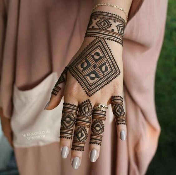 Simple Henna Back Hand Mehendi Designs Fashion Beauty Mehndi