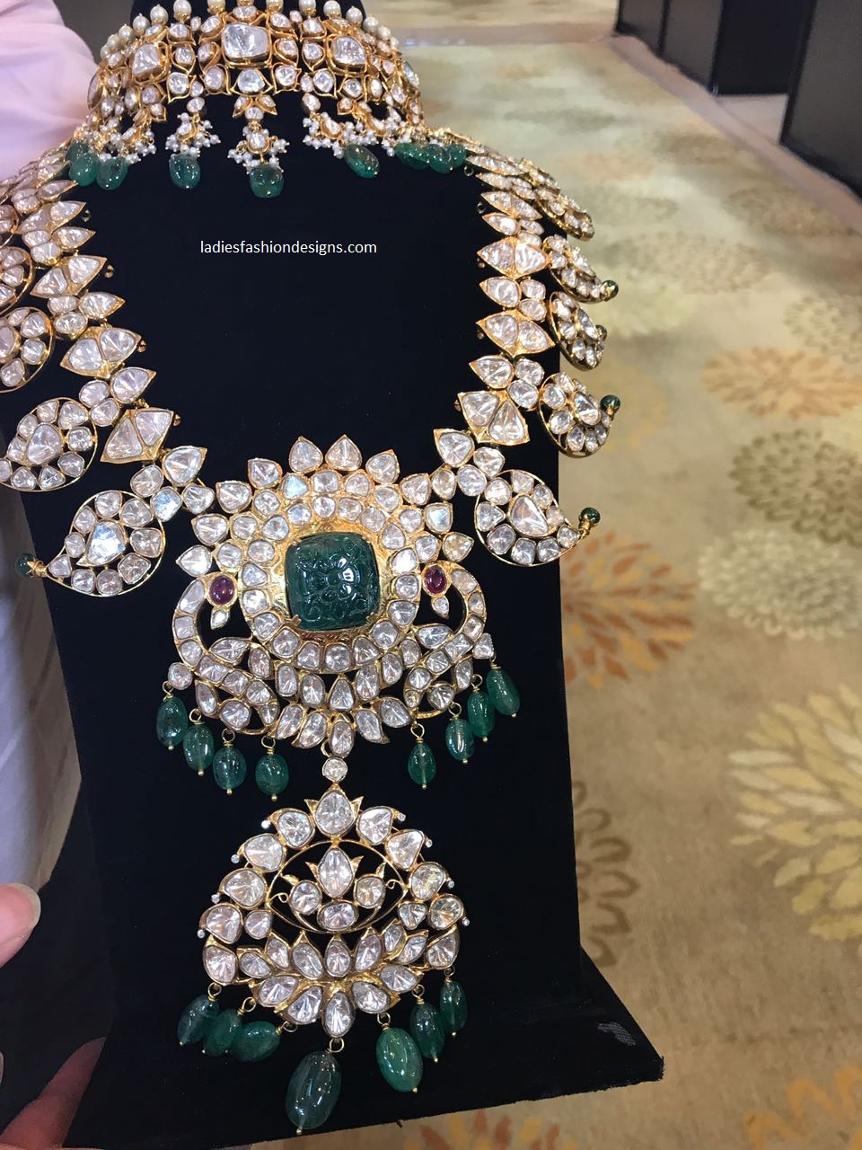 New emerald gold necklace designs - Fashion Beauty Mehndi Jewellery ...