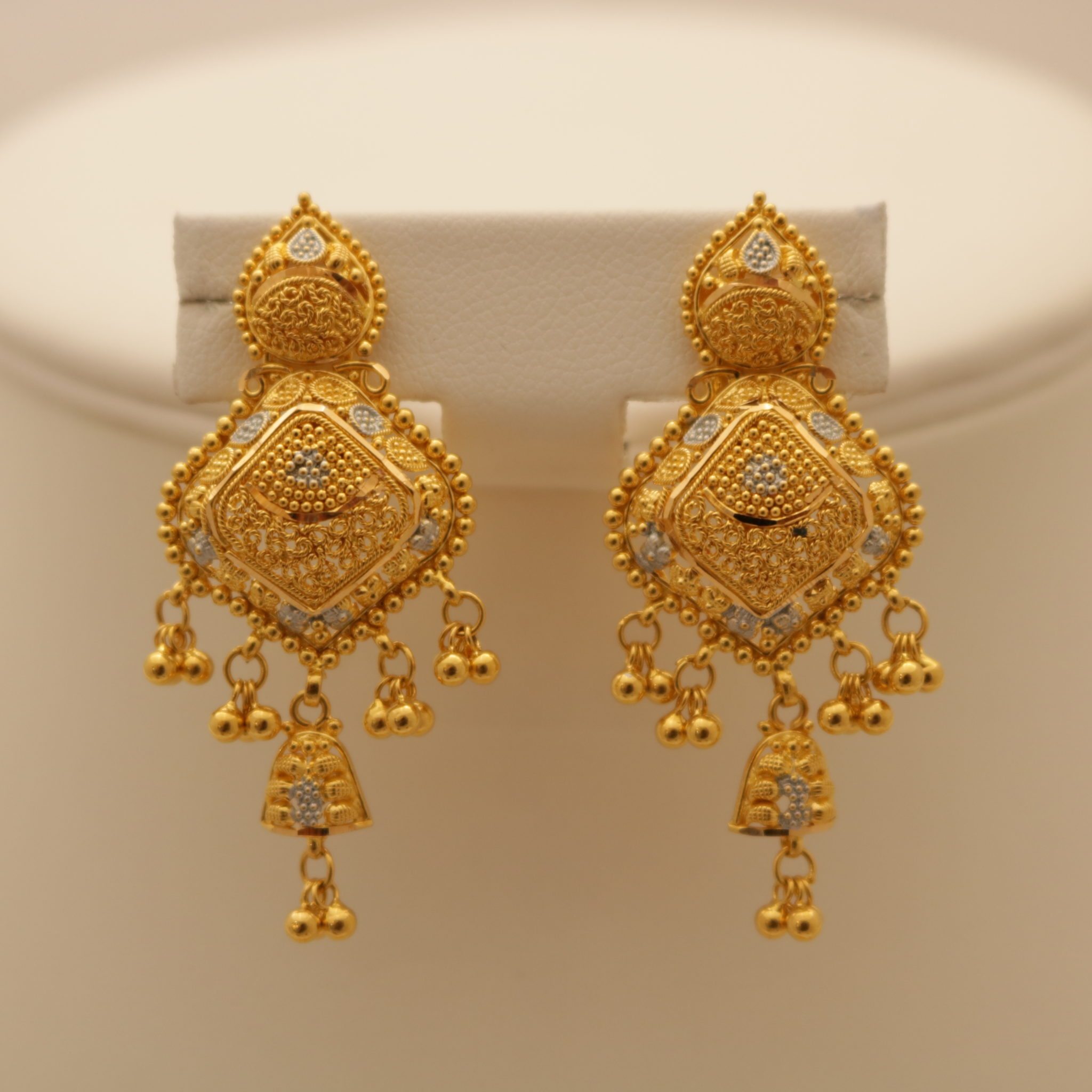 Gold heavy earrings sets - Fashion Beauty Mehndi Jewellery 