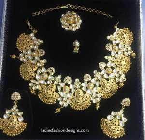 Latest Fashion Gold And Pearl Necklace Designs - Fashion Beauty Mehndi ...
