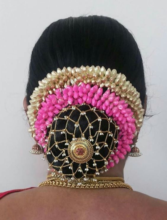 bun-hairstyle-for-indian-wedding-function-fashion-beauty-mehndi