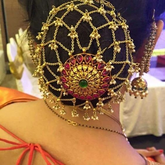 bun-hairstyle-for-indian-wedding-function-fashion-beauty-mehndi